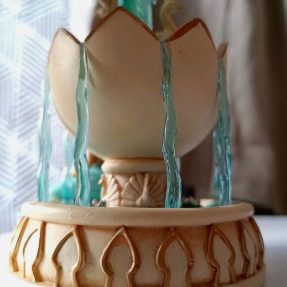 DISNEY STORE PARKS Jasmine ALADDIN Sketchbook Ornament 2020 - Picture 5 of 6